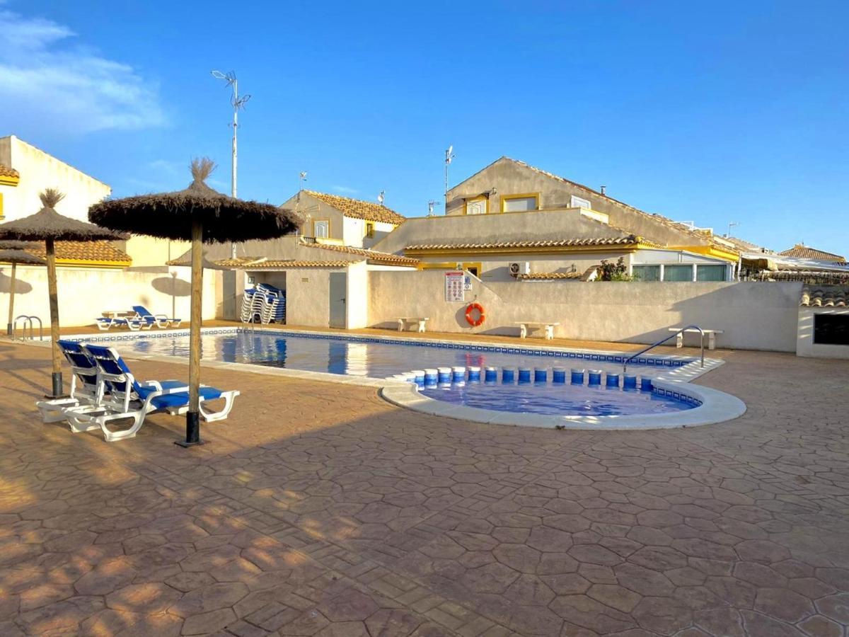 Bonito Adosado Con Piscina A 200 M De La Playa Daire El Mojon  Dış mekan fotoğraf